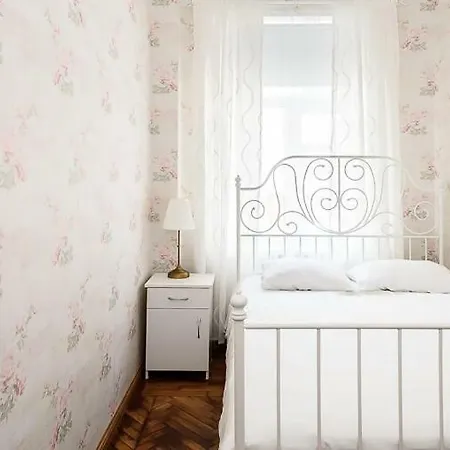 Roosi Apartment *
